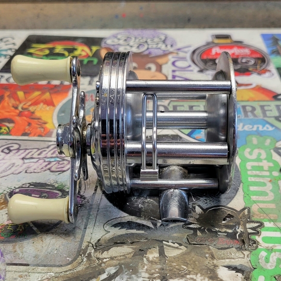 *Sold* 1951 JA Coxe Model 65c (Hybrid) Fishing Reel - Picture 4 of 5